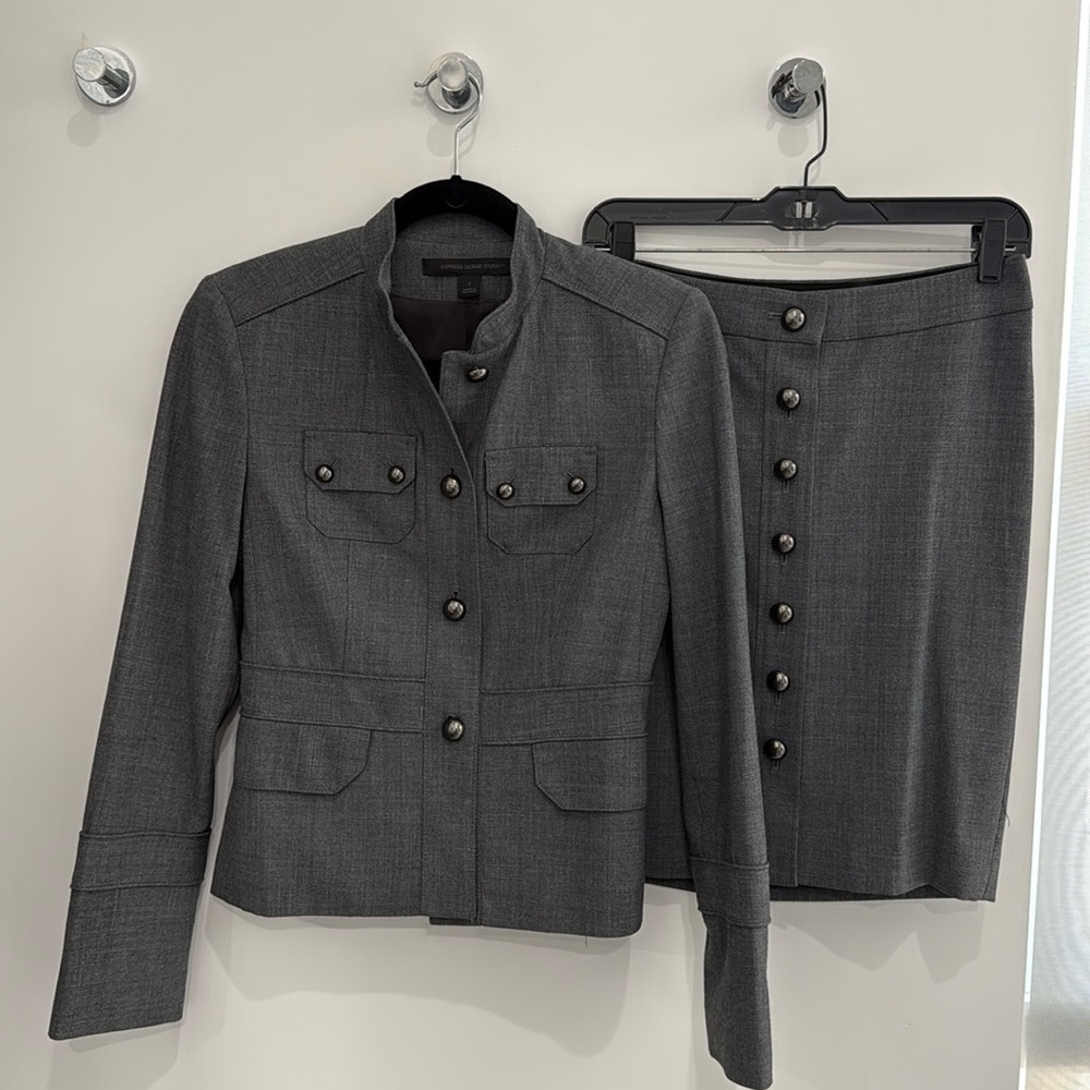 Express Grey suit jacket size 2 skirt size 0